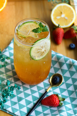 夏日清爽飲品 創意與視覺的完美結合